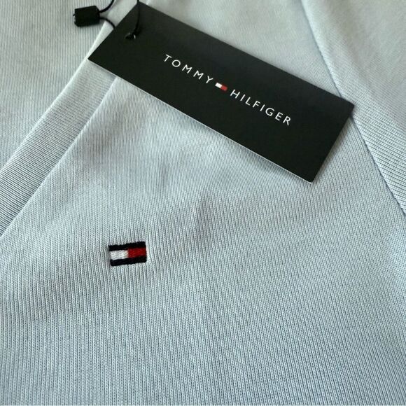 Tommy Hilfiger New Light Blue V-Neck T-Shirt - Picture 8 of 8